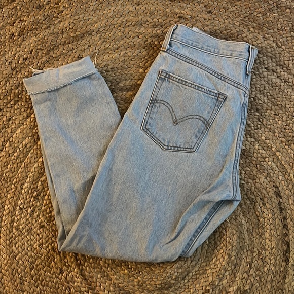 Levi’s Straight Leg Ripped Jeans - Picture 1 of 5